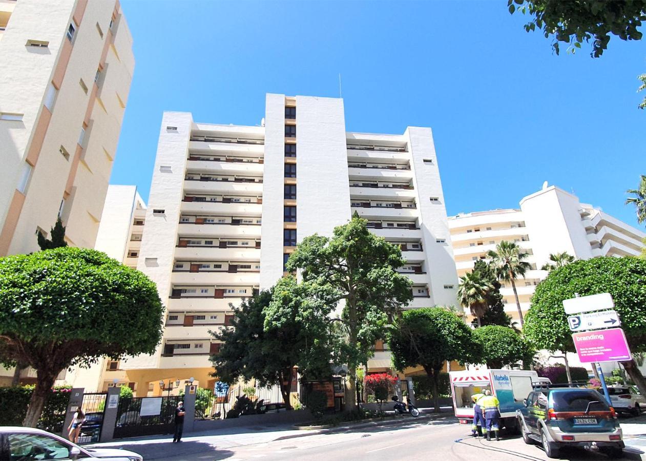 Beachfront Studio Apartment Marbella Esterno foto