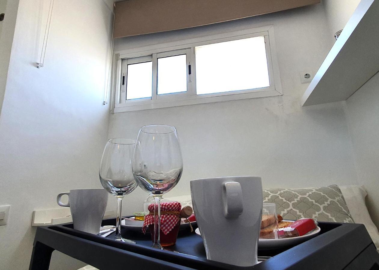 Beachfront Studio Apartment Marbella Esterno foto